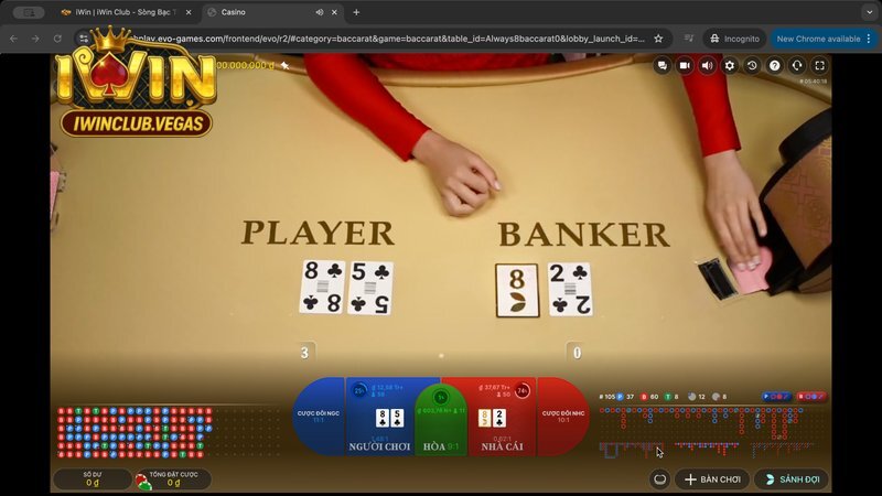 Dealer xinh đẹp chia bài Baccarat trực tuyến